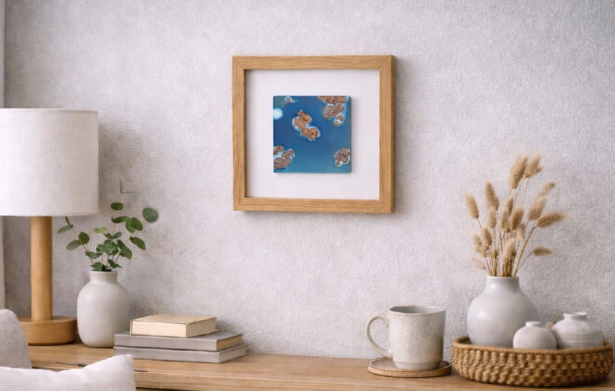 Tableau 25cm résine epoxy effet iles dans océan cadre en chêne